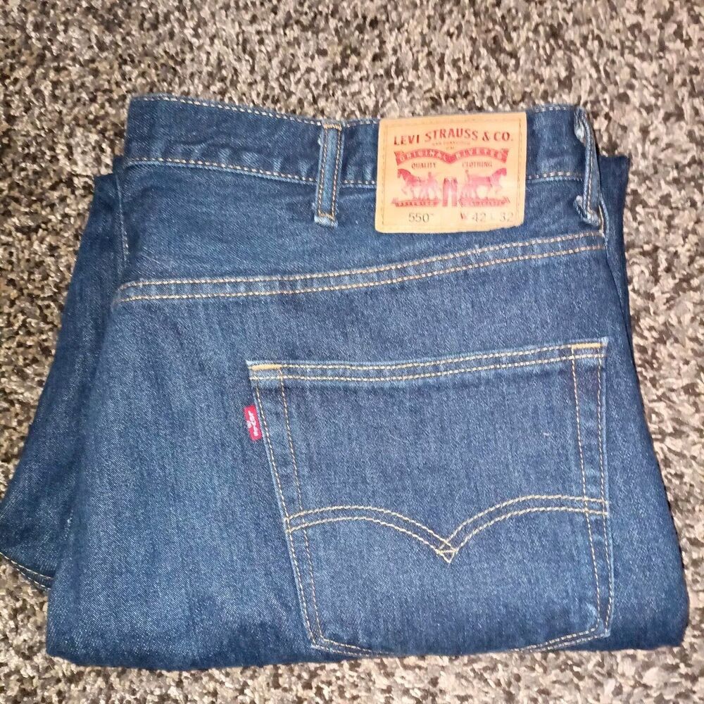 Mens Size 42x32 Levi's 550 Straight Dark Wash Denim Blue Jeans